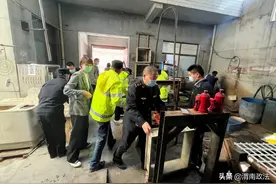 查封取缔！渭南一居民区豆腐加工黑作坊被查处！污水横流卫生环境极差图片