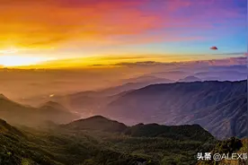 一个女人，越是喜欢做3件事，越说明她见过大世面，很不简单图片