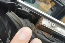 理想ONE开了三年半，居然多处生锈，是工艺缺陷还是使用不当？图片