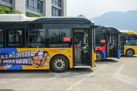 福建首批反诈主题巴士亮相福州图片