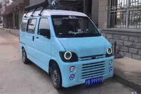 负二代的创业路，用小面包改装奶茶车摆摊，五菱面包车打造地摊车图片