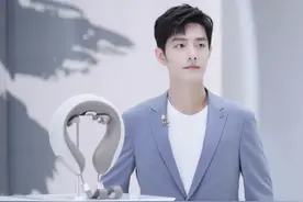 网红按摩仪，沉迷上市路图片