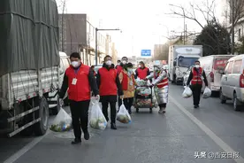 西咸新区沣东新城：多措并举 满足多元需求 群众生活物资保障“一个不少”图片