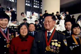 2007年山东灭门案陷入僵局，神探乌国庆出山，凭一包泡菜找出真凶图片