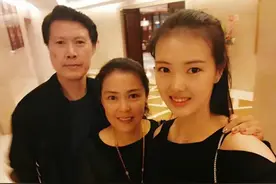 泪目!张常宁哀悼亡父:爸爸放心家里一切都好 我会照顾您爱的所有图片