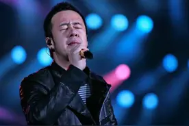 歌手杨坤：北漂8年，30岁才成名，却因为口无遮拦“葬送”了事业图片