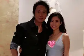 马景涛新女友继续晒亲密照秀恩爱，力挺他从不家暴：骂我没问题！但千万别乱传家暴，那么温柔体贴的好男人！图片