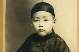 中国最排面男婴，出生时军队守产房，为庆祝他出生国家鸣13响礼炮图片