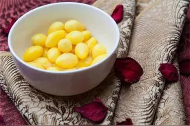 秋天遍地都是银杏果，很多人不会弄，不会吃，教你正确吃法图片