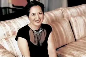 “持靓行凶”李嘉欣，与富豪刘銮雄纠缠不清，为何转身嫁给许晋亨图片
