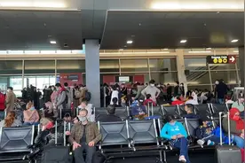 无法飞抵上海的DL287：有人父亲病危赶不回 留学生自费3万重订票图片