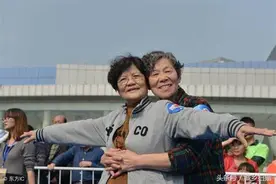 我退休金3700妹妹没有退休金，看见她的生活才明白晚年幸福的关键图片