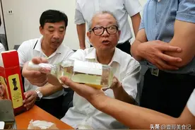 农村大爷回收老酒，用5年时间狂赚78万，跳槽后揭露了4大“猫腻”图片