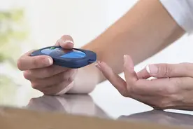 糖尿病要治疗一辈子？医生：1型难治，2型要抓住四个阶段图片