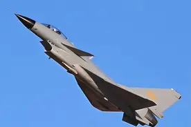 巴铁飞行员对中国歼-10C的评价：歼-10C非常危险，但也有一定缺陷图片