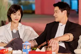 相爱26年，生育两女仍甜如初恋，陆毅鲍蕾相爱26年的幸福秘诀是什么？图片