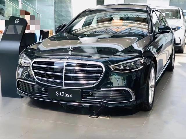 2022款改款奔驰s400l实拍:它是一台落地接近110万的奔驰s级轿车