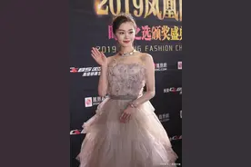 内娱真嫂子文学：宋轶到底有什么魅力，引各家粉丝竞折腰图片