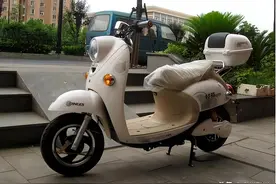 电动车“每天充”和“用尽充”，哪个比较伤车？专业人士说出答案图片