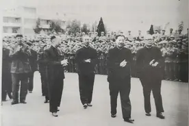 叶剑英对开国中将说，我与贺龙关系并不是很好，你来写他的评价图片