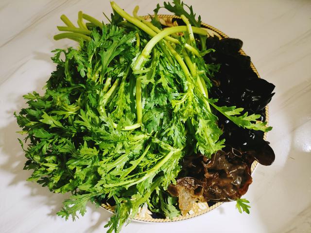 春季，可以不吃肉，这种“高钾”菜隔三差五要遛一遛，减脂助安眠