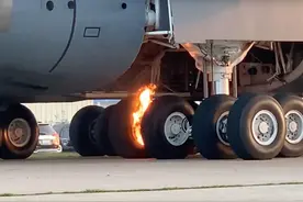 时速300公里落地，机轮2000度高温：运20急刹，反推帮大忙了图片