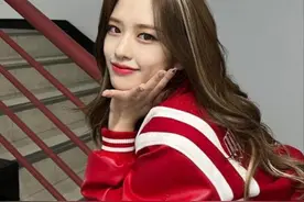 内衣外穿争议后，IVE安宥真晒清纯自拍，炫耀多样魅力图片