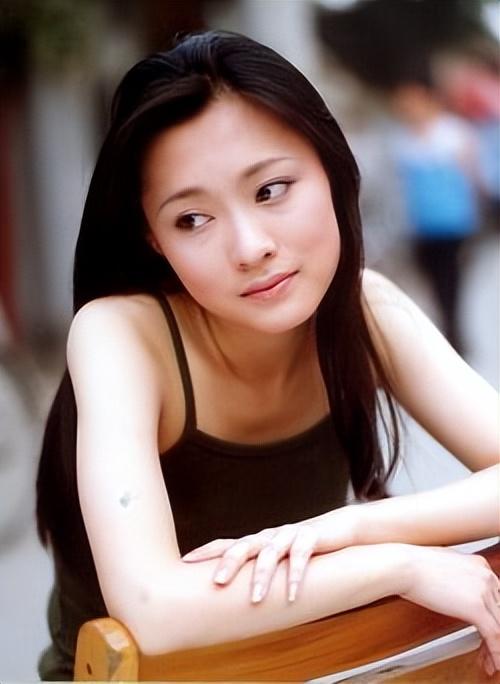 央视美女主播紫凝:贷款买车,41岁仍未婚风光背后有泪水