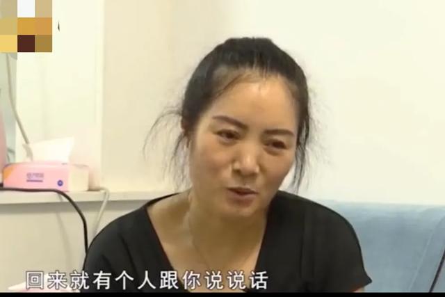 52岁漂亮大姐相亲,聊到夫妻生活,马上脸红,大叔:你不说我也懂