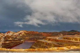 推断资源量5846.40万吨，起拍价7.3亿元！新疆一石英砂采矿权挂牌出让！图片