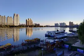 当庭提出的回避申请，审判长无权自行审查、决定，更无权当场回绝图片