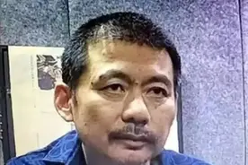 文三爷的覆灭史：敛财12亿，自称现金王，却家暴妻子，拳打母亲图片