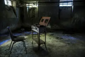 如果你被关进精神病院，要用一句话证明你是正常人，你该怎么说？图片