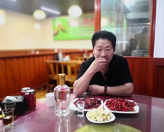 “辣王”李永志：5斤辣椒配白酒，破世界纪录，如今下场令人同情