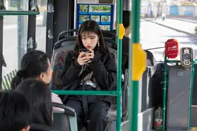 公交车每人只收费一两元，为什么公司却不会倒闭？有4个原因图片