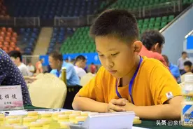 棋坛惊现16岁天才惨遭十虎王炸弃车速杀，吕钦抖音解说神析因图片