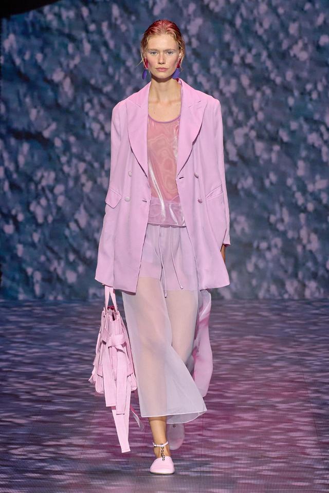 ������Armani2023����ϵ�н���������������Ϊ�������