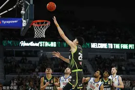 NBL-周琦9中8砍17+7 凤凰88-90惜败墨尔本联图片