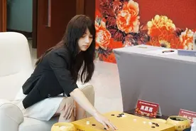 怀疑用美色干扰对手下棋！中国围棋第一美少女，跟她下棋不敢抬头图片