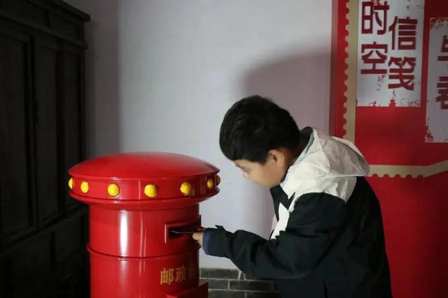 娄烦高君宇故居纪念馆红旅文化节精彩纷呈，游客乐享假日好时光