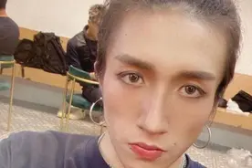 李泽楷为红馆伤者提供1000万，女友发动态：我真的很爱你图片