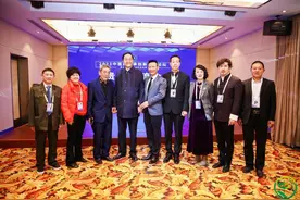 温病条辨吴鞠通第四代传人吴文成出席2023中医药传承发展论坛图片