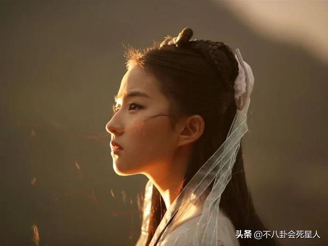 被明星毁掉的6大纸片人：容家美男被拉下神坛，最惨的还是张起灵