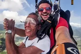 2015年，北大学霸将患癌父亲骗到国外，88天回国后，结局令人感动图片