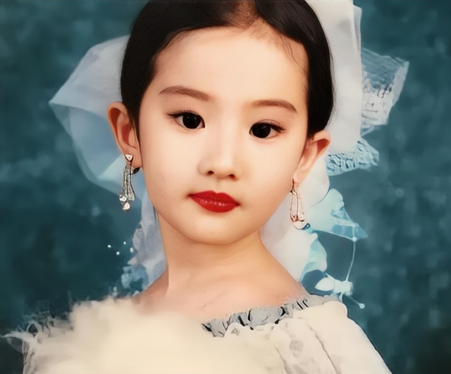 刘亦菲的妈妈刘晓莉：两婚两离，至今单身，长得比女儿还漂亮