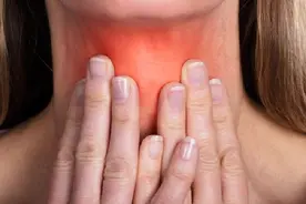 当出现以下4种情况，一定要做喉镜检查！避免小病成癌症图片