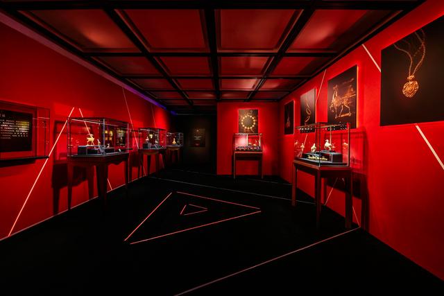 GOLD IS CHIC鎏光时代&middot;周大福传承系列黄金美学艺术展耀目上海
