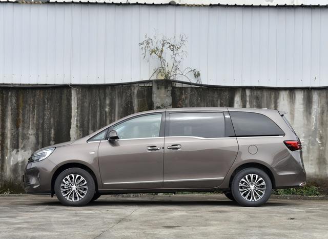 27万拿下别克GL8，开了1860公里，谈谈我的真实驾驶感受