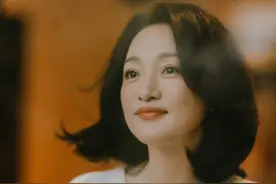 上了年纪的女人，尽量别留长发、少烫发！试试这3种发型，更洋气图片