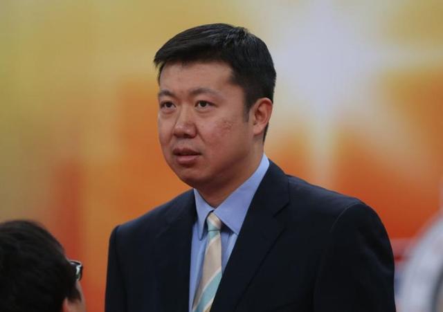 王治郅"新工作"内容曝光!大校军衔,球迷:难怪拒绝姚明的邀请